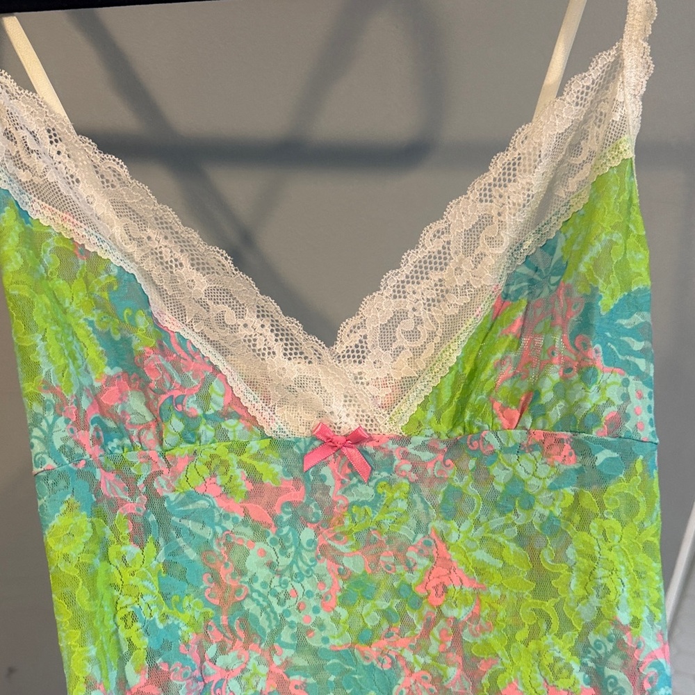 Lilly Pulitzer floral Lace Trim Nighty - Picture 10 of 10